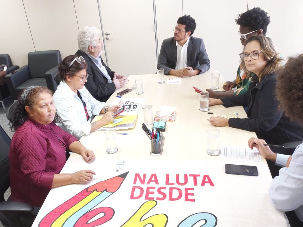 A ida a Brasília foi uma deliberação da assembleia da categoria do dia 21 de junho